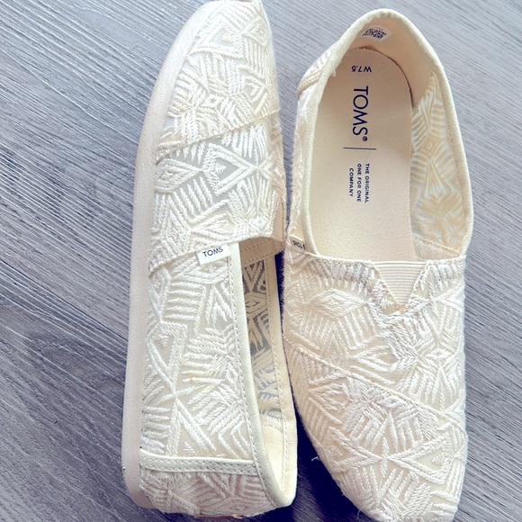 Tom’s Alpargata shoes. Cream and sheer. Size 7.5. Too small for me. - Picture 5 of 5